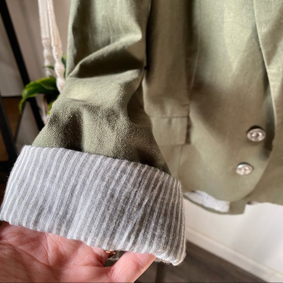 Willow & Clay • Linen Blazer - Picture 4 of 10